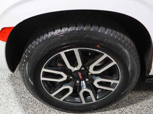 Used 2023 GMC Yukon XL AT4 image 11