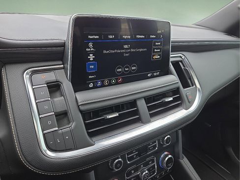 Used 2021 GMC Yukon SLT w/ SLT Premium Package image 16