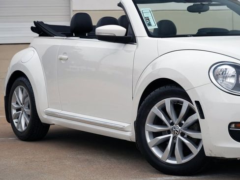 Used 2013 Volkswagen Beetle TDI FWD image 18