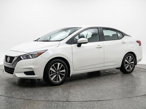Used 2025 Nissan Versa SV FWD image 3