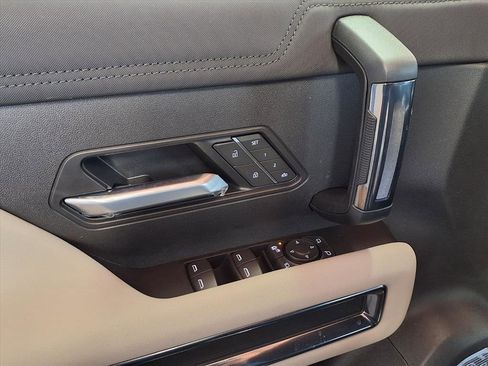 Used 2026 GMC Hummer EV 4x4 Crew Cab image 11