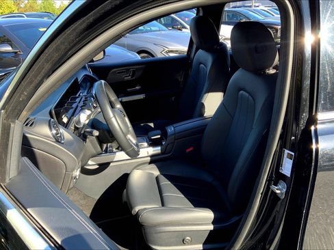 Used 2023 Mercedes-Benz GLB 250 4MATIC image 27