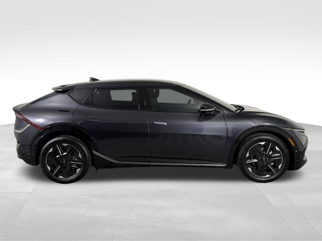 Used 2025 Kia EV6 Wind RWD image 6