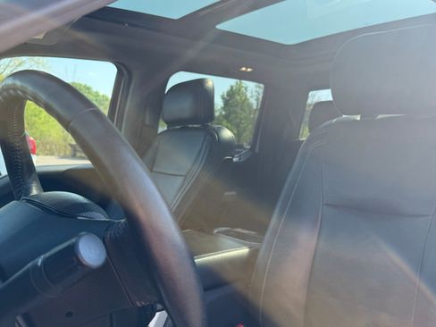 Used 2017 Ford F150 Lariat w/ Equipment Group 502A Luxury AWD/4WD image 9