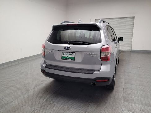 Used 2016 Subaru Forester 2.5i Touring AWD/4WD image 7