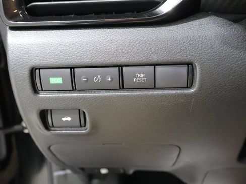 Used 2025 Nissan Sentra SV w/ All-Weather Package FWD image 30