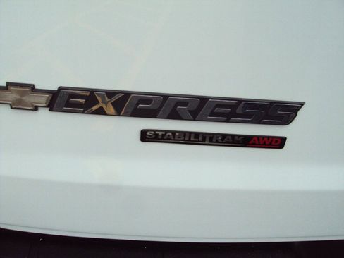 Used 2013 Chevrolet Express 1500 LT w/ LT Preferred Equipment Group AWD/4WD image 34