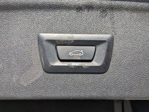 Used 2023 BMW iX xDrive50 image 16