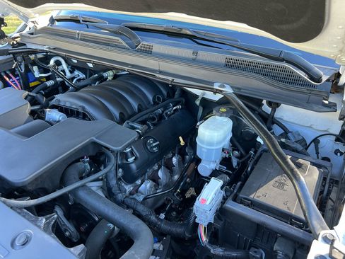 Used 2018 GMC Yukon SLT w/ HD Trailering Package image 40