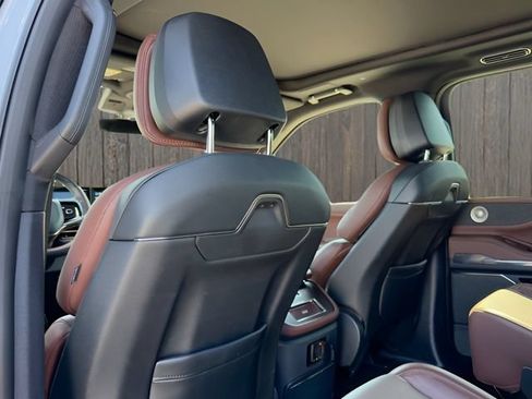 Used 2025 Lincoln Navigator Reserve AWD/4WD image 20