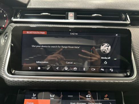Used 2019 Land Rover Range Rover Velar R-Dynamic SE AWD/4WD image 66