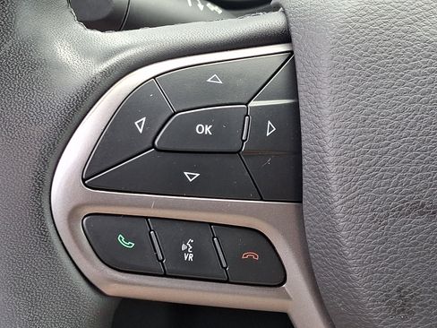 Used 2022 Jeep Cherokee Latitude Lux w/ Sun & Sound Group AWD/4WD image 22