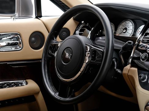 Used 2016 Rolls-Royce Wraith RWD image 11