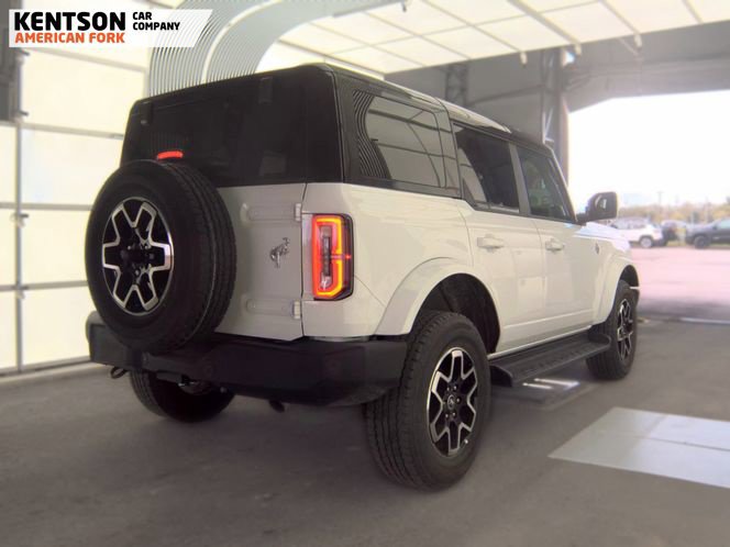 Used 2025 Ford Bronco Outer Banks AWD/4WD image 3
