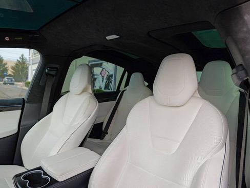 Used 2016 Tesla Model X 90D image 22