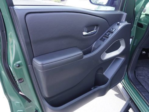 Used 2024 Nissan Frontier SL w/ Technology Package RWD image 16