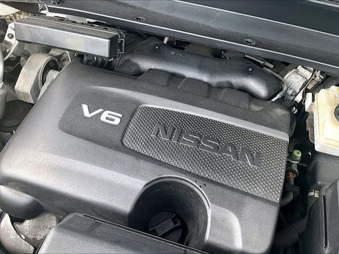 Used 2018 Nissan Pathfinder SV AWD/4WD image 32