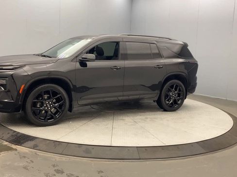 Used 2024 Chevrolet Traverse RS AWD/4WD image 8