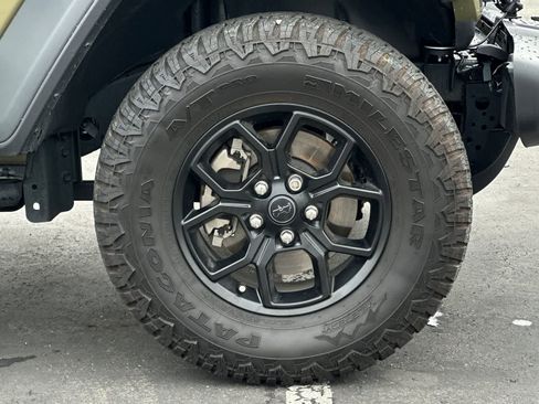 Used 2025 Jeep Wrangler Sport AWD/4WD image 30