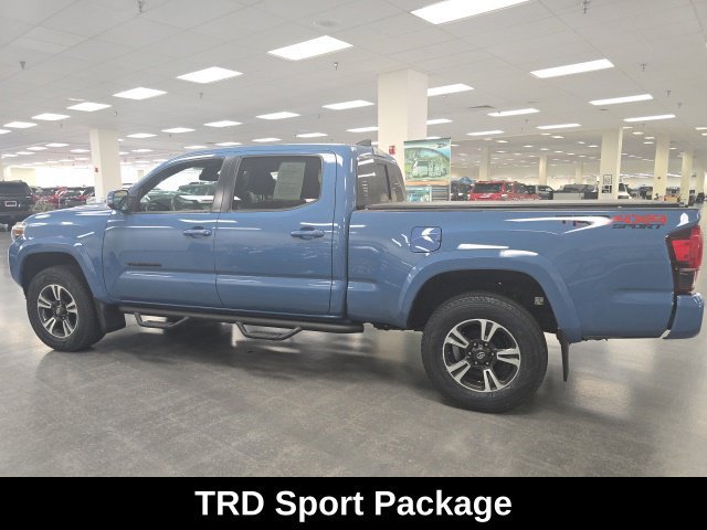 Used 2019 Toyota Tacoma TRD Sport w/ Technology Package AWD/4WD image 3