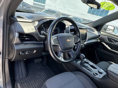 Used 2023 Chevrolet Traverse LT FWD image 25