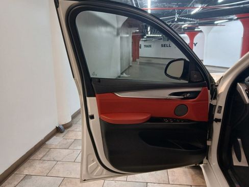 Used 2019 BMW X6 xDrive35i w/ M Sport Package image 11