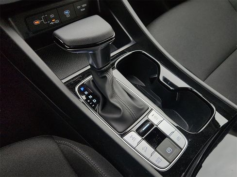 Certified 2025 Hyundai Tucson SE image 30