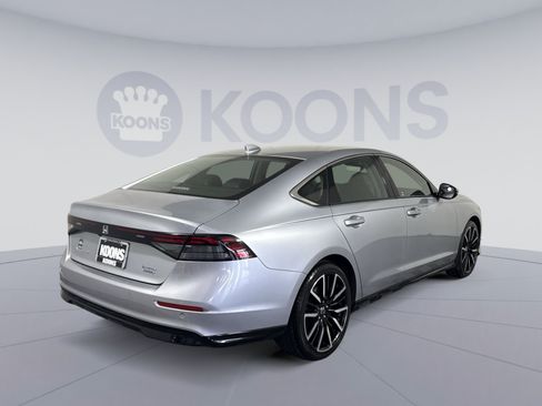 Used 2024 Honda Accord Touring image 7