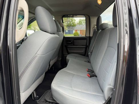 Used 2018 RAM 1500 Express AWD/4WD image 21