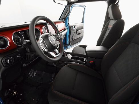 Certified 2023 Jeep Wrangler Unlimited Rubicon w/ Xtreme 35 Tire Package image 19