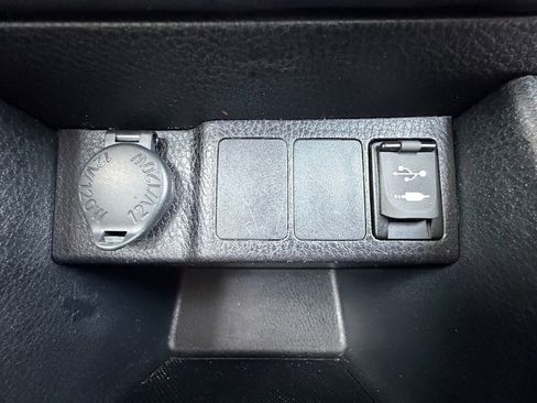 Used 2018 Toyota Corolla L FWD image 27