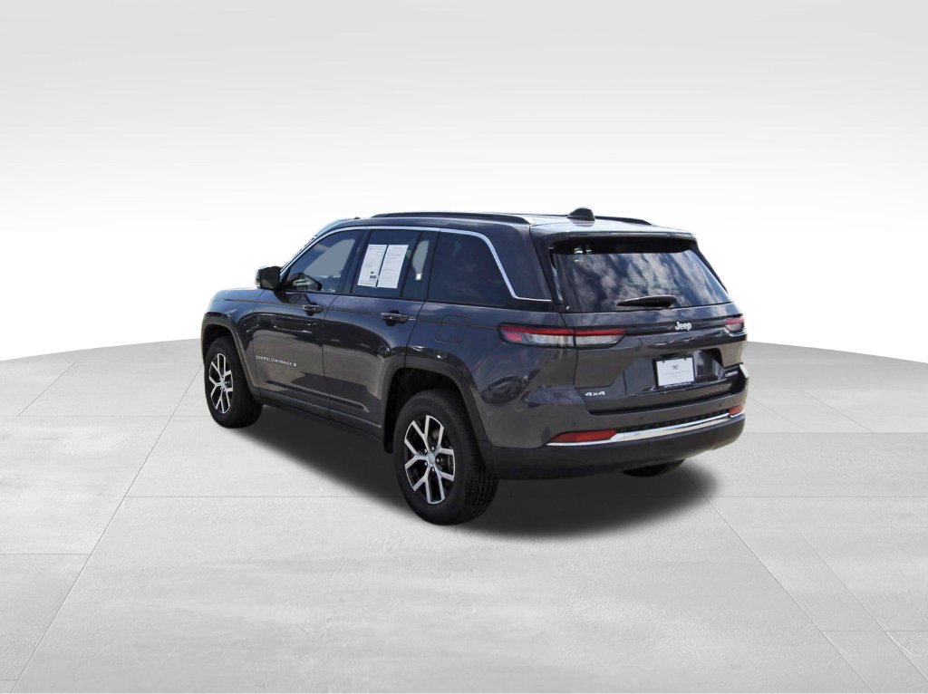 Used 2024 Jeep Grand Cherokee Limited AWD/4WD image 3