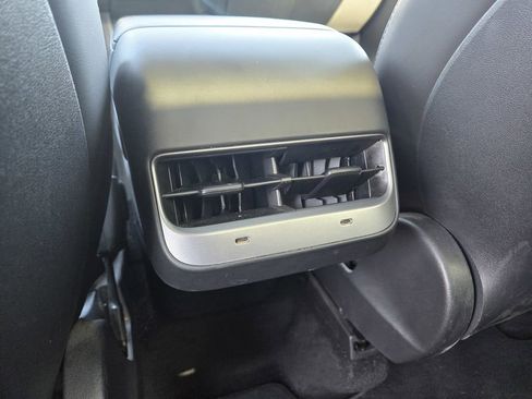 Used 2020 Tesla Model Y Long Range AWD/4WD image 10