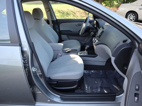 Used 2010 Hyundai Elantra GLS FWD image 15