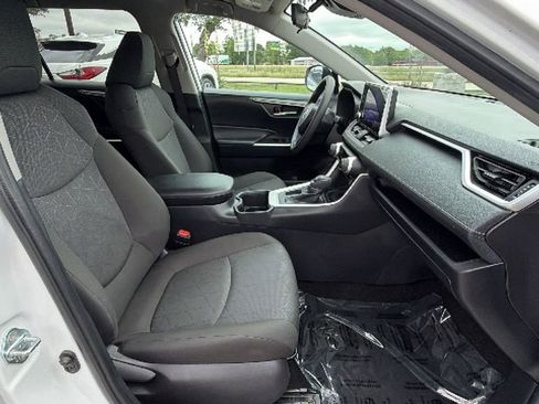 Certified 2024 Toyota RAV4 XLE FWD image 39