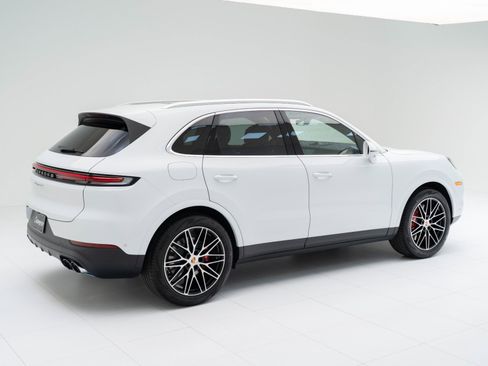 New 2026 Porsche Cayenne S image 9