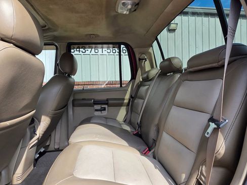 Used 2004 Ford Explorer Sport Trac XLT image 19