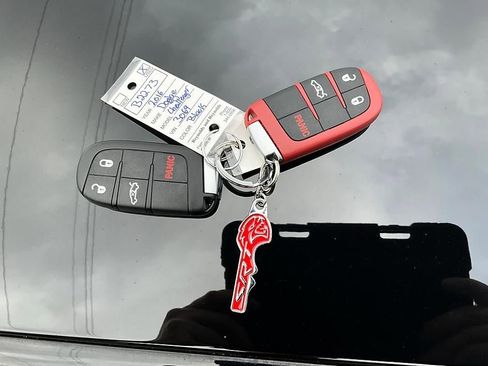 Used 2016 Dodge Challenger SRT Hellcat image 35