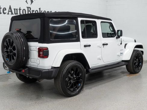 Used 2023 Jeep Wrangler Unlimited Sahara w/ Cold Weather Group AWD/4WD image 32