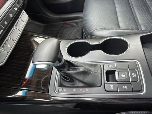 Used 2020 Kia Sorento EX image 25