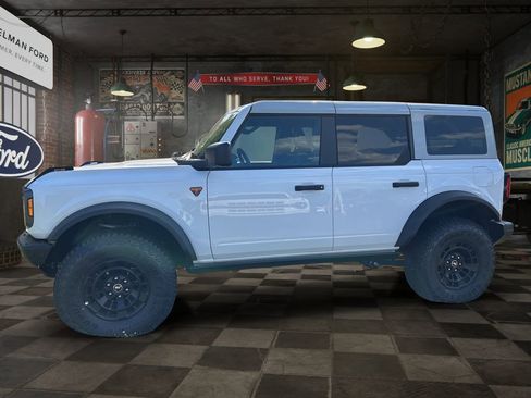 New 2026 Ford Bronco Badlands AWD/4WD image 3