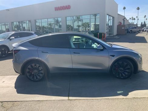 Used 2025 Tesla Model Y Performance image 4