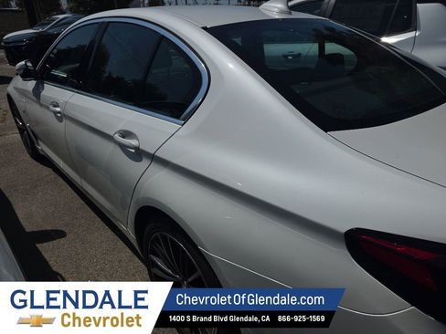 Used 2023 BMW 530e RWD image 3