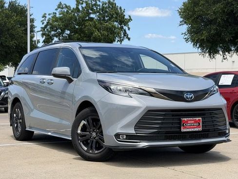 Used 2024 Toyota Sienna XLE Woodland Edition AWD/4WD image 2