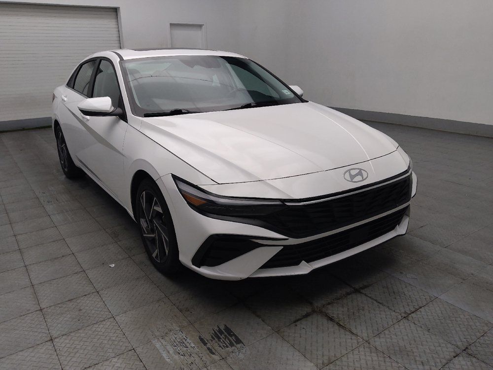 Used 2025 Hyundai Elantra SEL FWD image 14