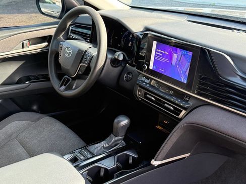 Used 2025 Toyota Camry LE image 32