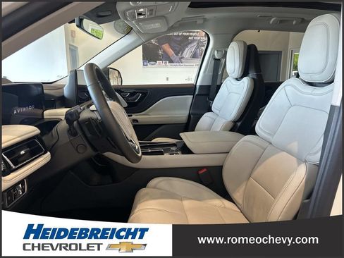 Used 2025 Lincoln Aviator Reserve w/ Equipment Group 201A AWD/4WD image 13