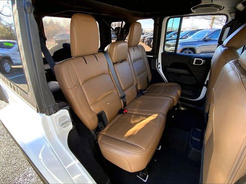 Certified 2021 Jeep Wrangler Unlimited Sahara w/ Dual Top Group image 18