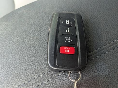 Used 2020 Toyota RAV4 Limited FWD image 51