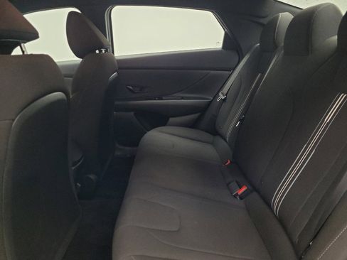 Used 2025 Hyundai Elantra Sport FWD image 18